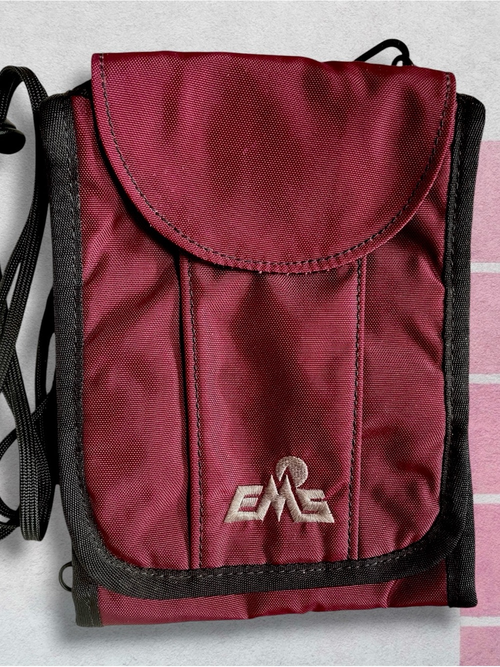 EMS Eastern Mountain Sports Travel Passport Organizer Wallet Crossbody Wine Red